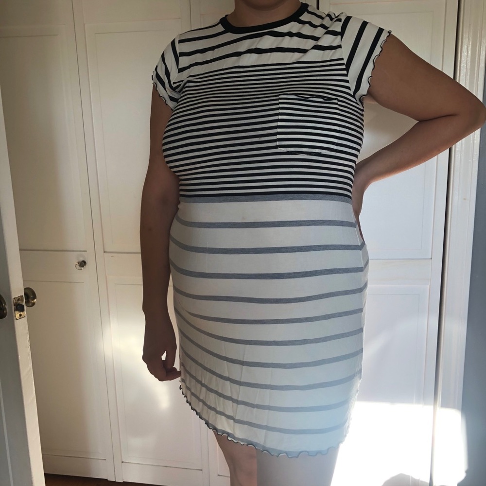 AE Black and White Scalloped Edge T-shirt Dress